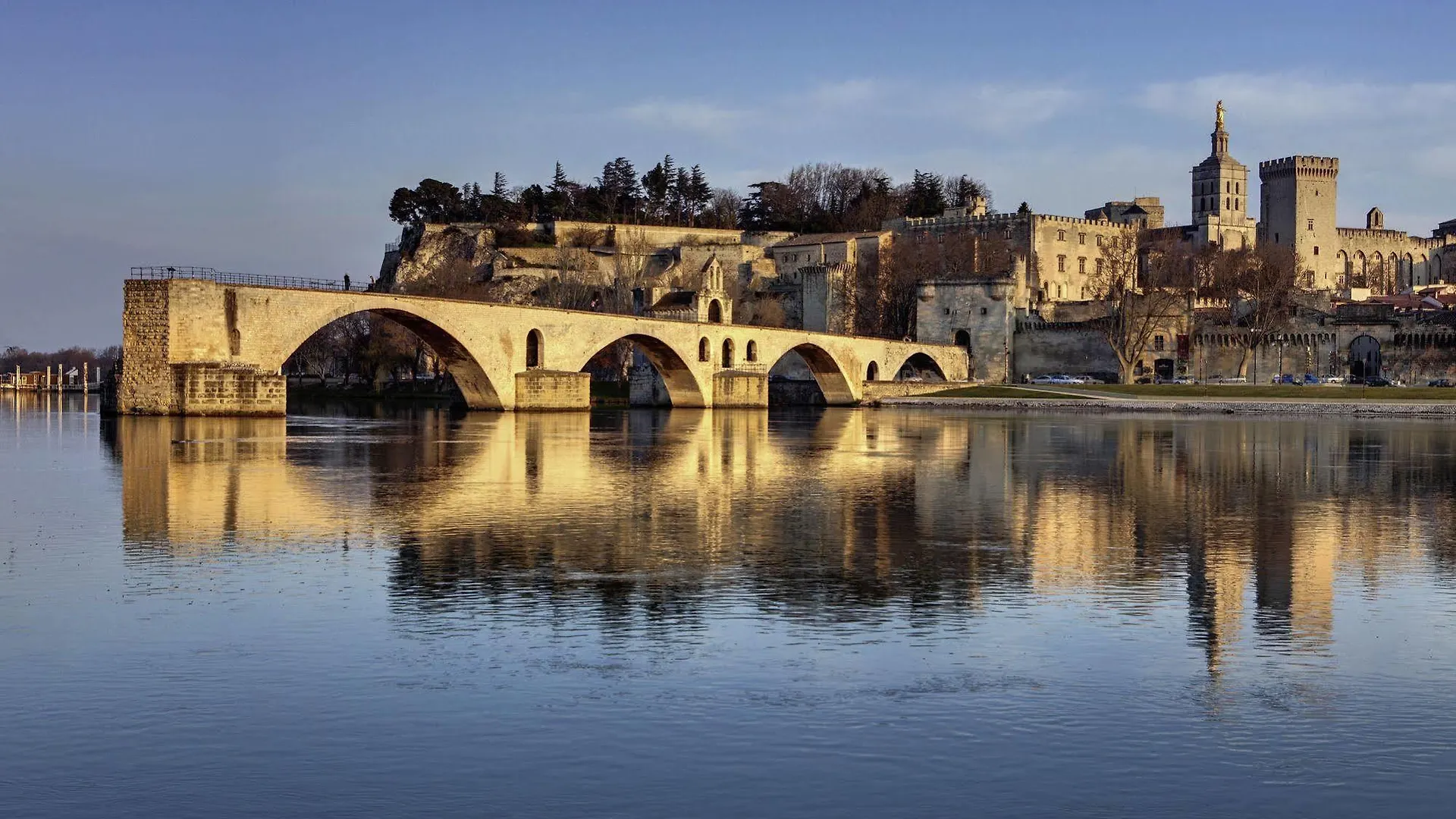 Mercure Avignon Centre Palais Des Papes 4*,  France